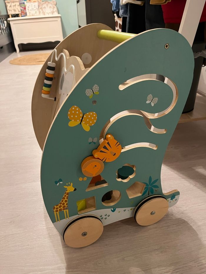 Chariot de marche multi activités