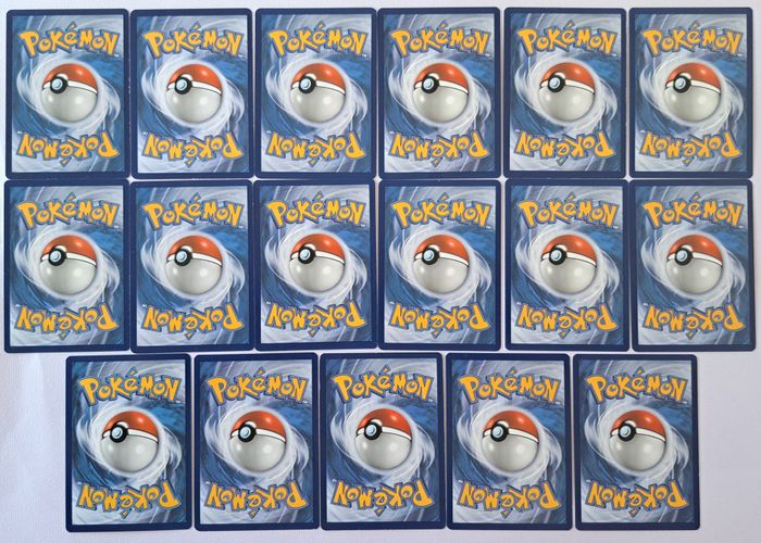 🃏 Lot de 17 cartes Pokémon JCC françaises 2021 Epée et Bouclier Styles de Combat - photo numéro 2