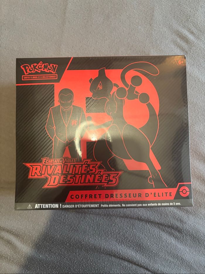 ETB rivalité destinée (team rocket) ev10 Pokémon