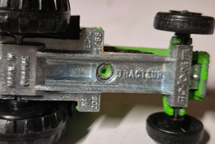 Tracteur miniature vert majorette n208 1/65 - photo numéro 6