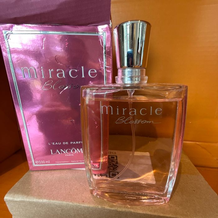 Parfum Lancôme miracle Blossom boîte abîmé - photo numéro 4