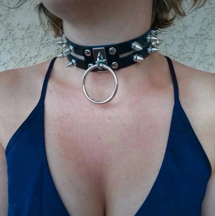 A26 collier Gothic rétro vintage sexy clouté noir