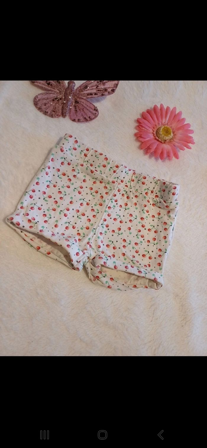 Short bébé taille 6 mois