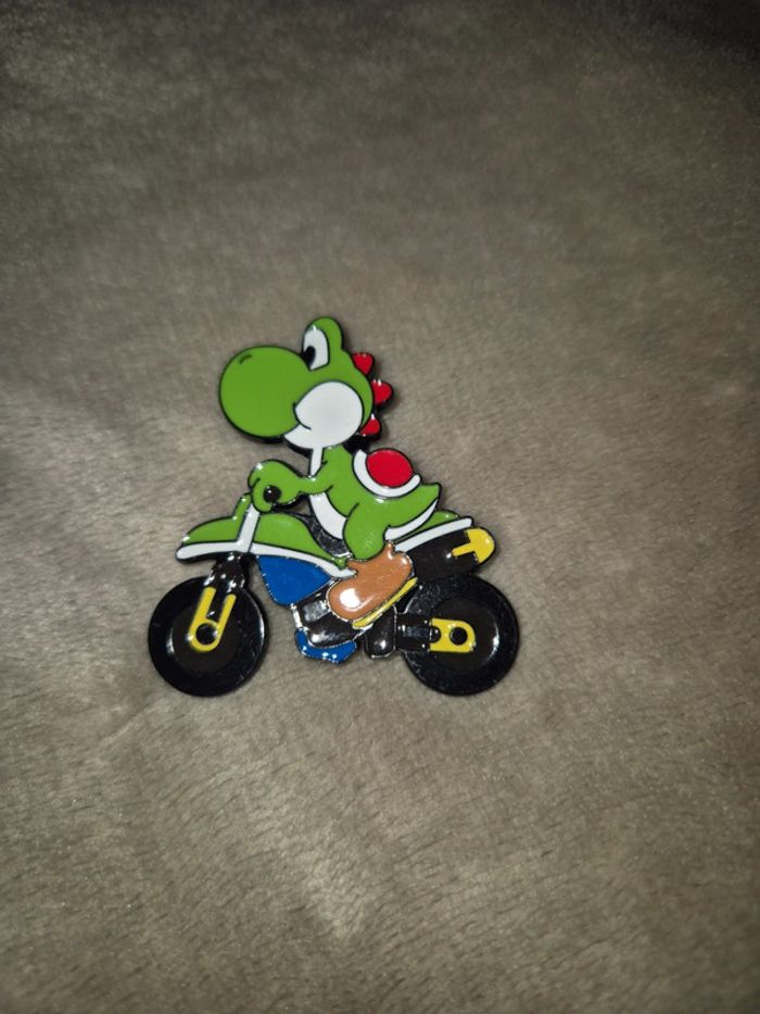 Broche mario kart yoshi