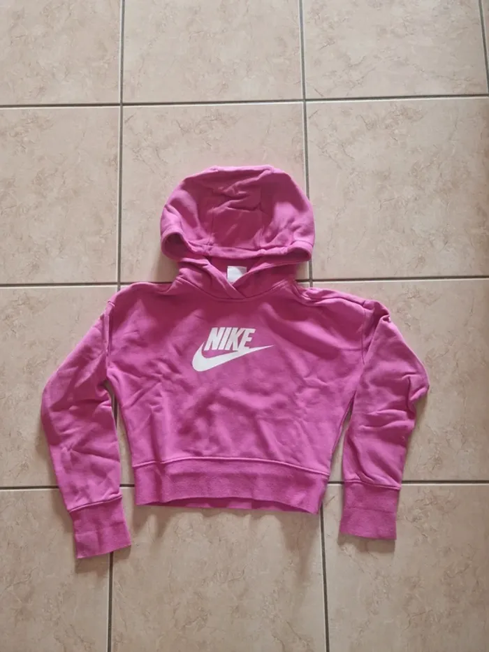Sweat court nike 8 ans