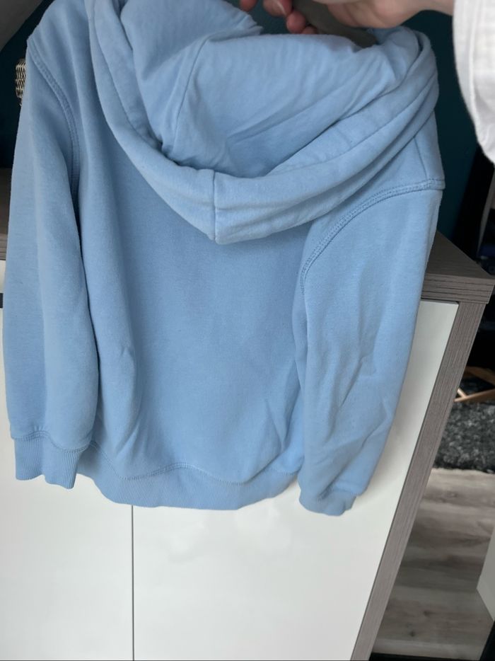 Sweat bleu - photo numéro 3