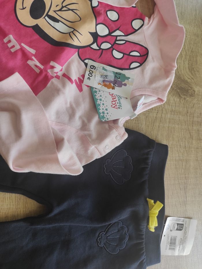 Lot Neuf avec pantalon et t-shirt manches longues Disney fille 12 mois - photo numéro 3