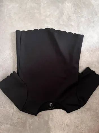T shirt noir finitions arrondies