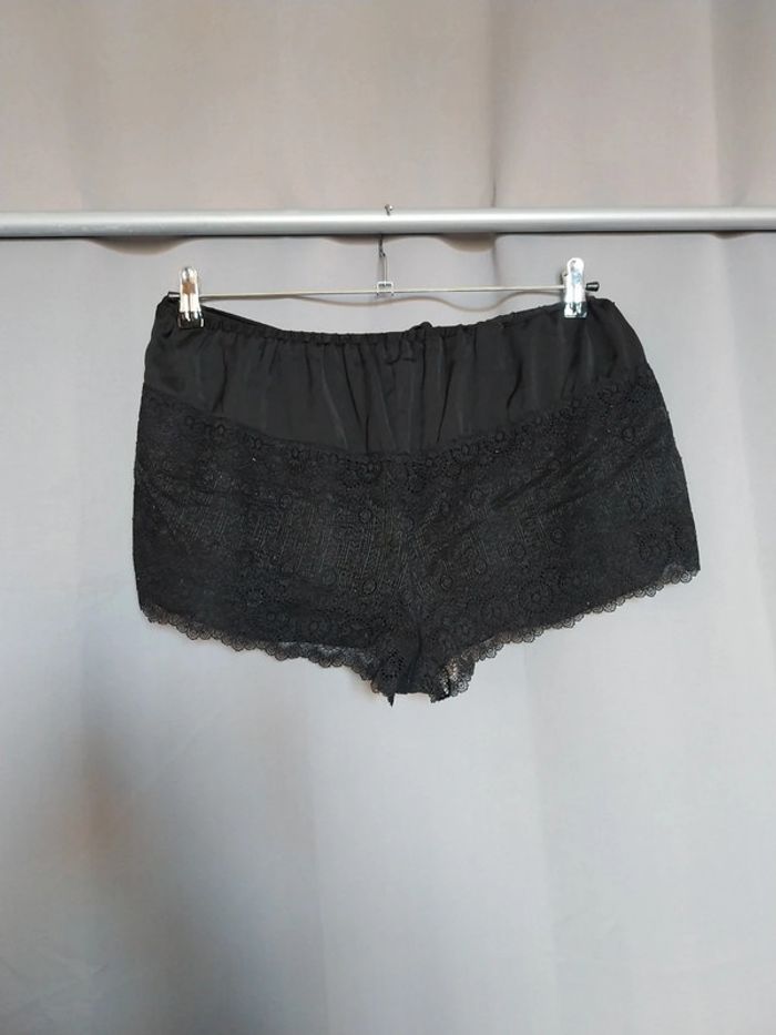 Short dentelle noir - photo numéro 2