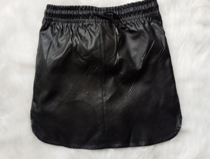 Jupe droite en simili cuir - photo numéro 3