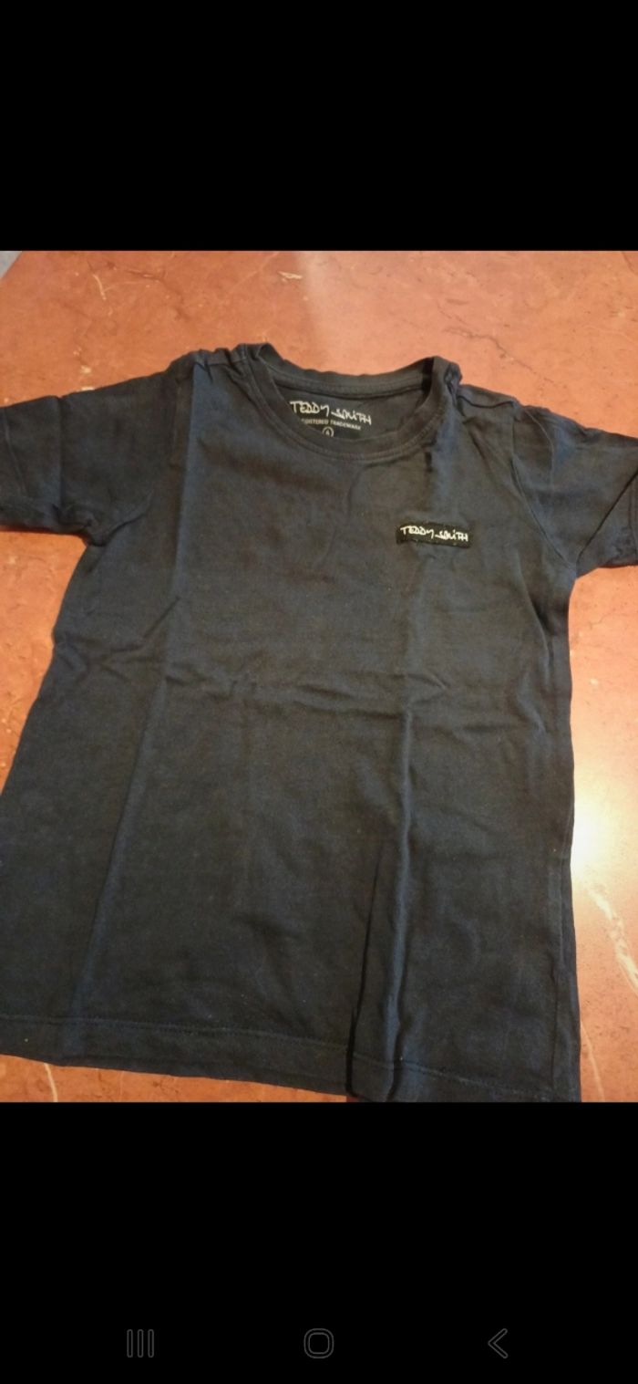 T.shirt garçon taille 6 ans