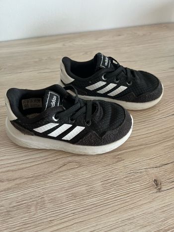 Chaussures Adidas taille 23