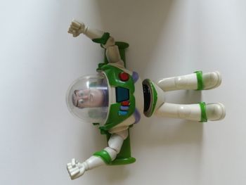 figurine buzz l'éclair 