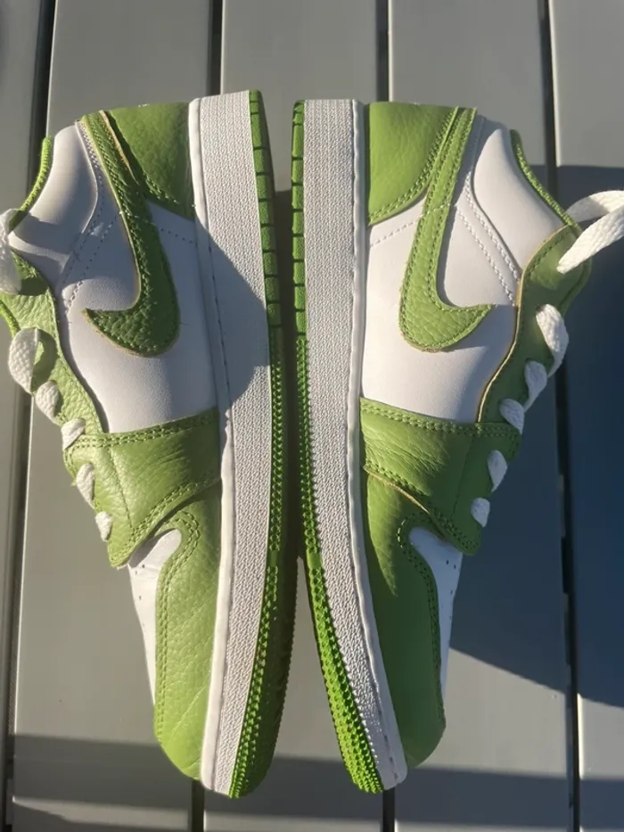 Baskets Air Jordan 1 Low vert et blanc - photo numéro 4