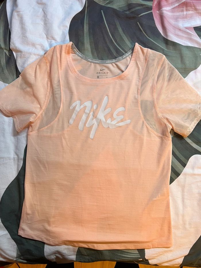 Top nike pour sport