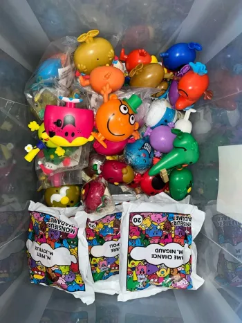 Au choix une figurine plastique, Monsieur Madame