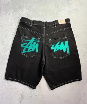 Short/Jort Stussy Black Embroidered Green Forest Big Logo Back – Taille L