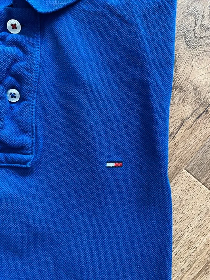 Polo Tommy Hilfiger bleu – Taille M – Logo brodé – Style classique chic - photo numéro 2