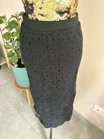 Jupe tube longue en macramé