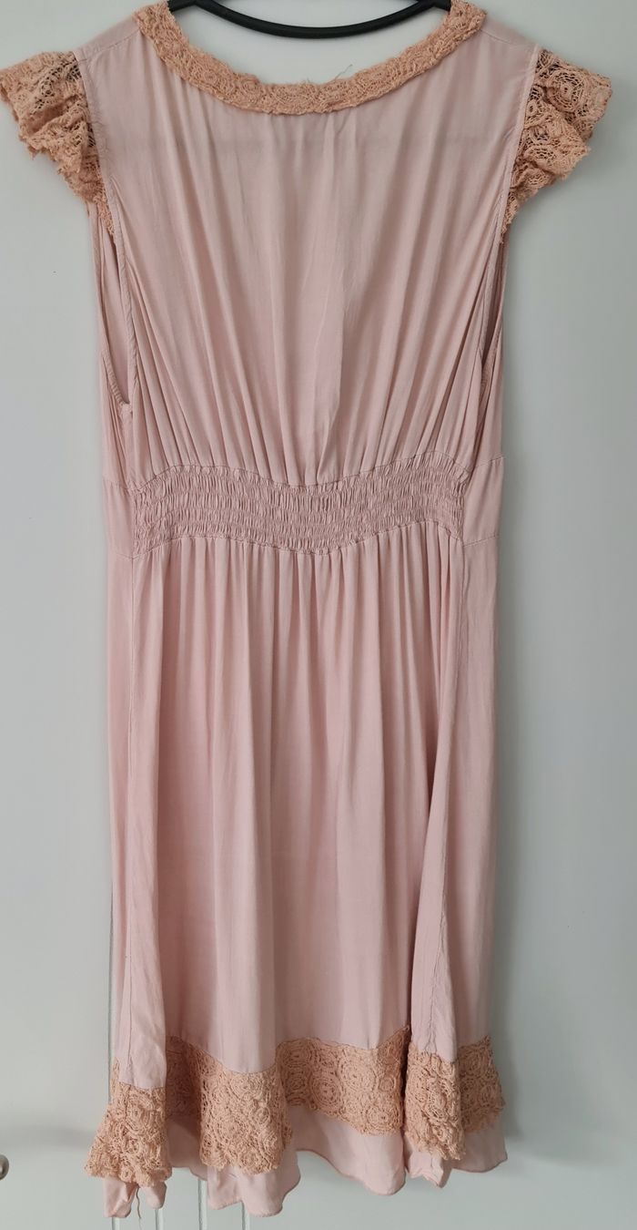 T. 38 (M) - Elégante robe rose - photo numéro 3