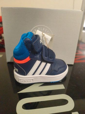 Baskets enfants a scratch