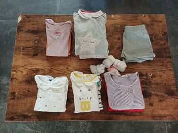 Lot vêtements fille 9 mois 13 pièces