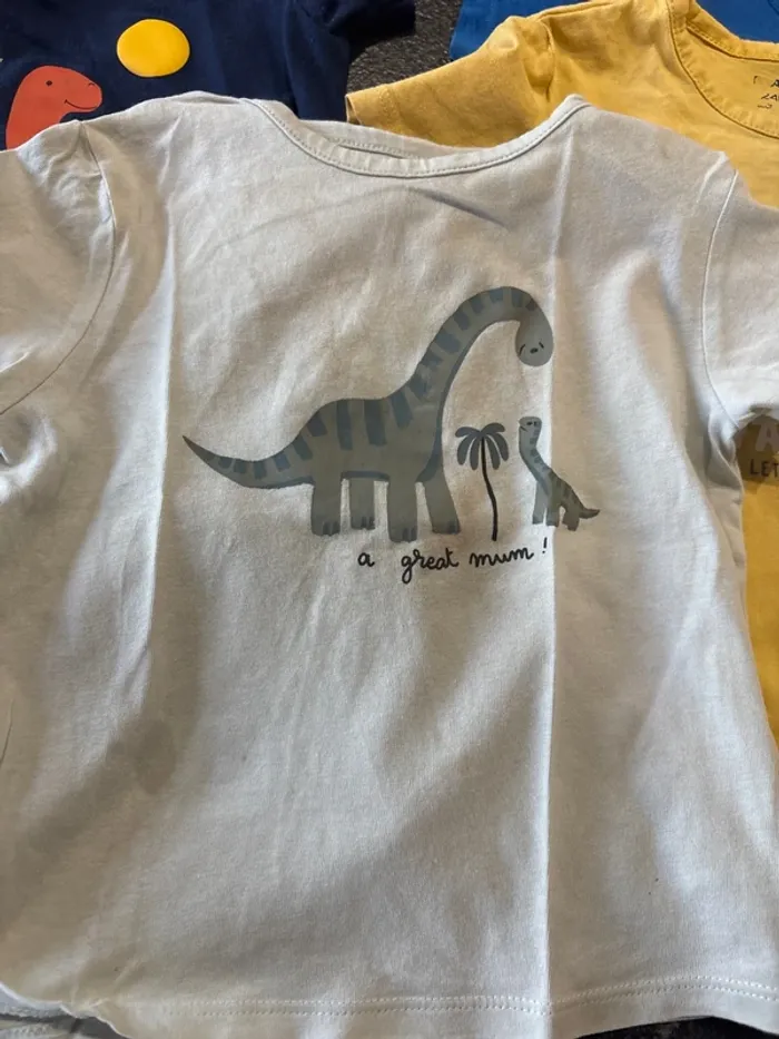 Lot de 4 tee shirts manches courtes 2 ans - photo numéro 5
