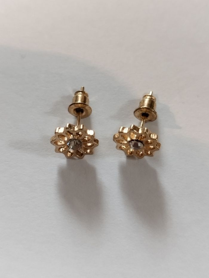 Boucles d'oreille fleur - photo numéro 2