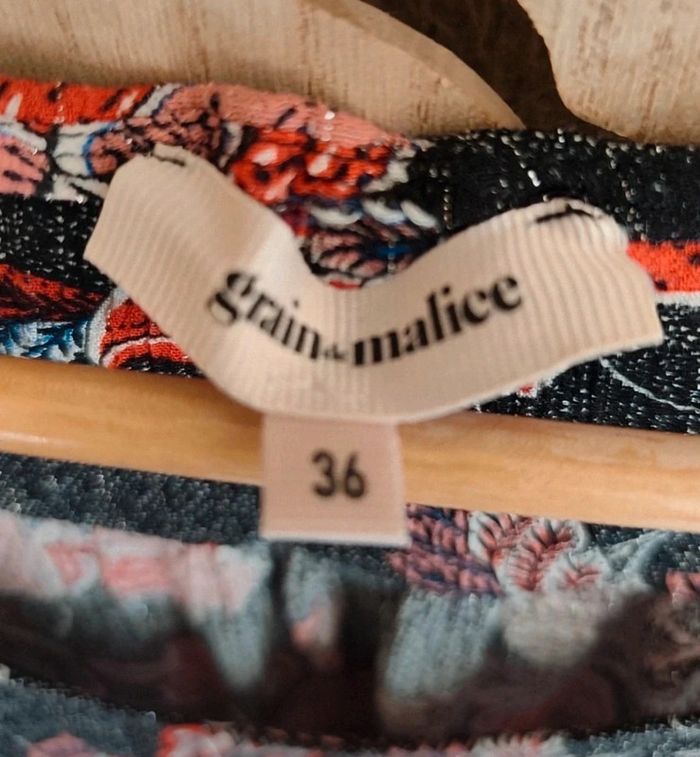 Robe courte fleurie - col V- Taille 36 Grain de Malice - photo numéro 8