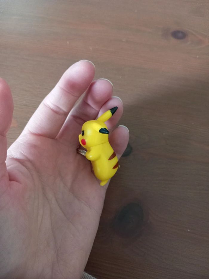 Pokémon Pikachu - photo numéro 2