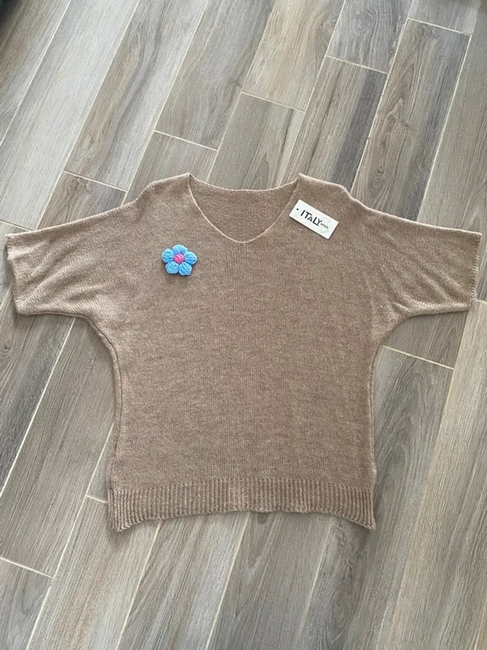 Beau pull marron fleur bleu crochet neuf