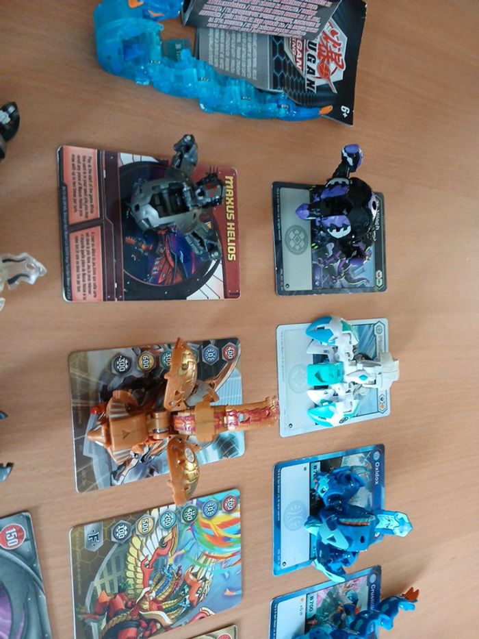 Lot de 15 bakugan + cartes magnetiques + cartes collection - photo numéro 2