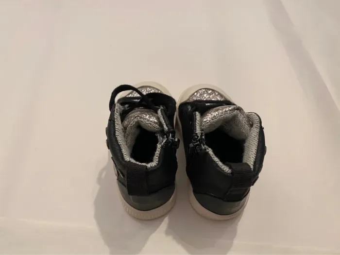 Chaussures fille 19 Zara - photo numéro 2