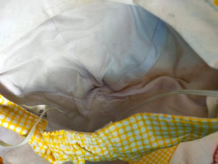 Casquette bébé à carreaux jaune – motif bonbons 3D - photo numéro 6