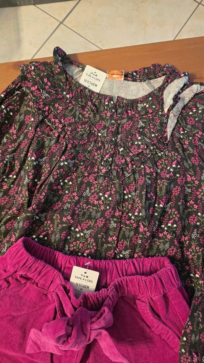 Neufs (non portés) 🏷🌺 superbe  ensemble blouse ml et short velours 10 ans fille🌺 - photo numéro 3
