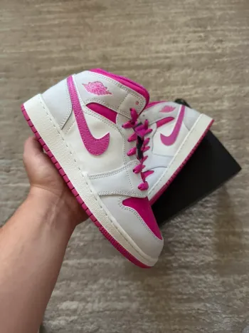 Jordan 1 Mid Fire Pink