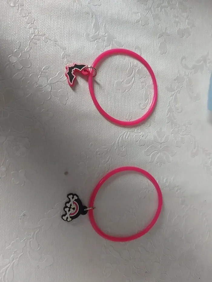 Lot 2 bracelets chica vampiro - photo numéro 2