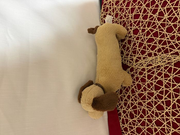 Peluche Teckel Kellytoy couleur fauve - photo numéro 4