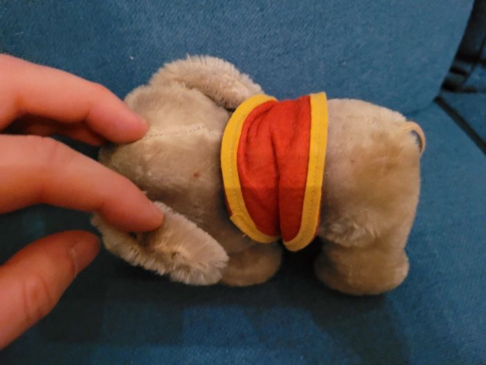 Peluche ancienne rigide éléphant debout gris selle rouge 18cm doudou collection Steiff - photo numéro 4