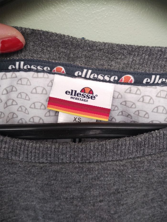 Sweat ellesse XS - photo numéro 2