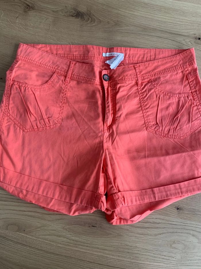 Short femme corail