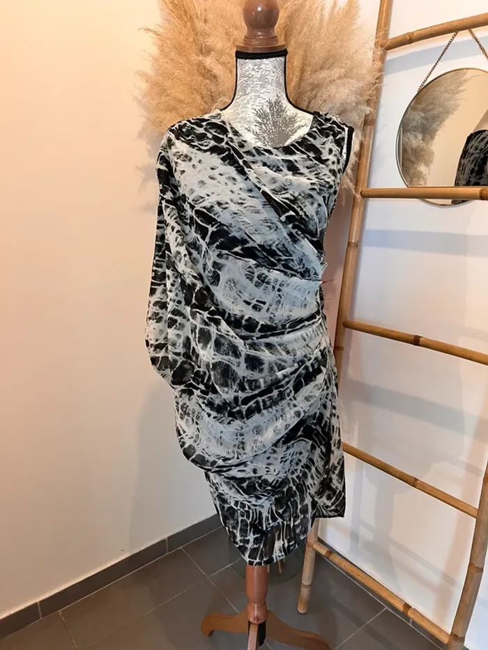 Robe d’été drapée chic