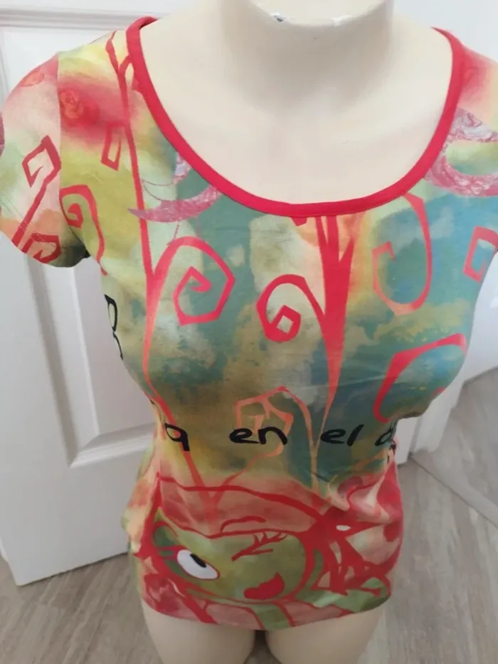 T shirt coloré neuf taille S - photo numéro 2