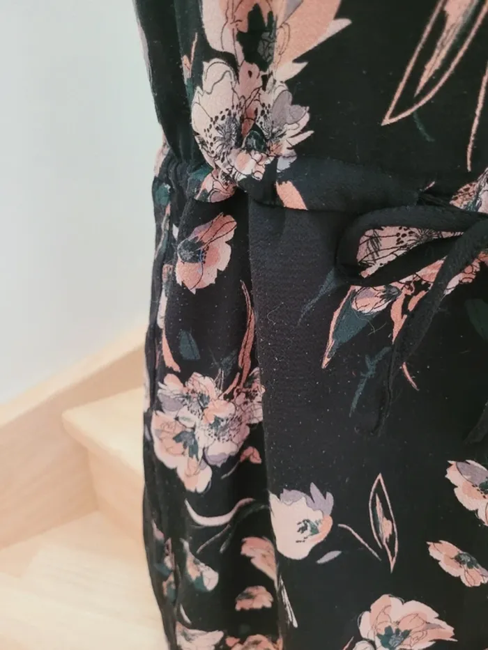 Robe fluide fleurie taille 38 - photo numéro 2