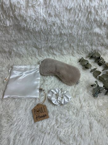 Masque de nuit et chouchou en satin Poule House