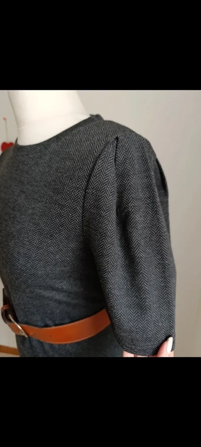 Robe courte LH grise taille 36 automne hiver - photo numéro 3