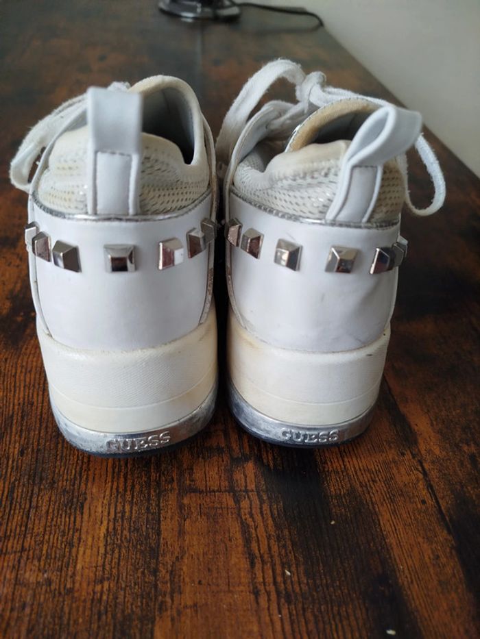 Baskets de ville T 38 Guess - photo numéro 3