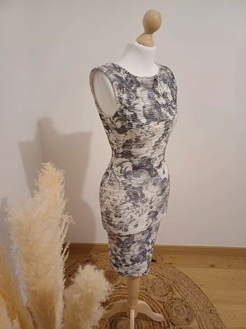 Robe moulante fleurie neuve Jane Norman taille XXS 32