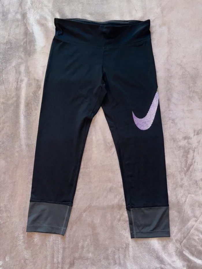Legging de sport femme Nike taille M noir en très bon état - photo numéro 2
