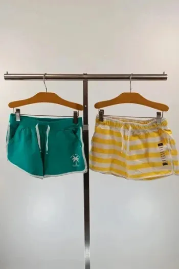 Lot de shorts pour enfants 9 ans jaune et vert - Okaidi A014